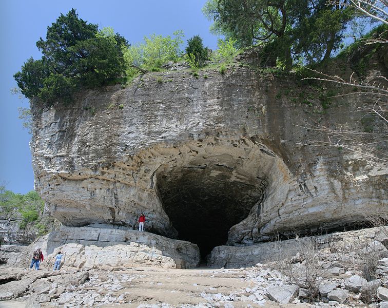 Cave-in-rock_IL_2008